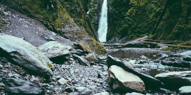 广州玛迪医院口腔科：数字化种植导板技术如何重塑复杂缺牙患者的健康与笑容